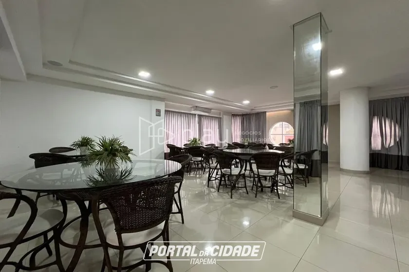 Apartamento &agrave; venda - 145m&sup2; - Meia Praia