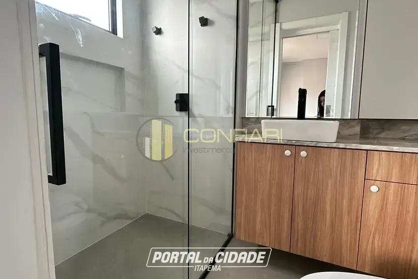 Apartamento para alugar - 118m&sup2; - meia praia