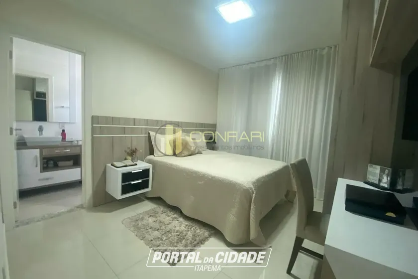 Apartamento &agrave; venda - 127m&sup2; - Meia Praia