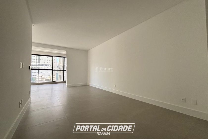 Apartamento &agrave; venda - 177m&sup2; - Meia Praia