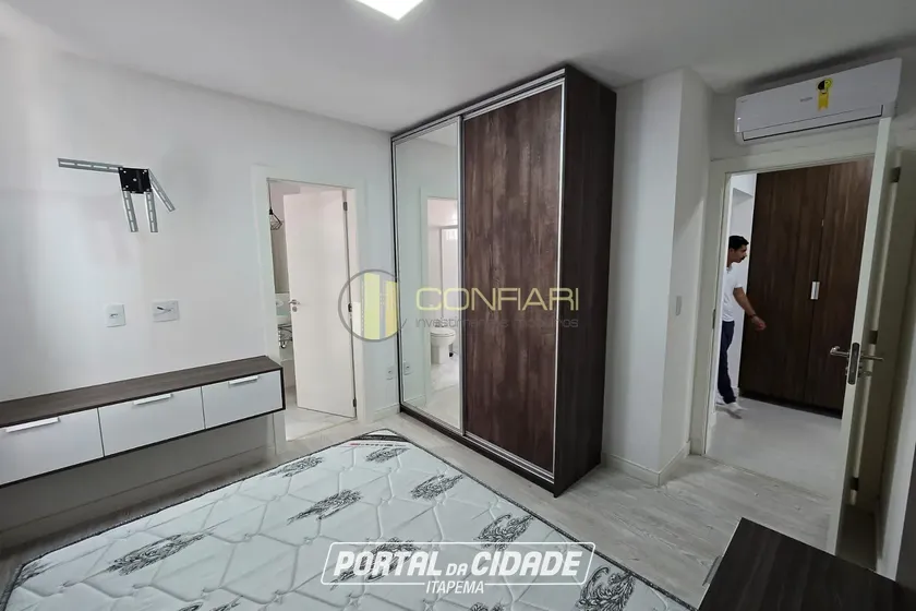 Apartamento &agrave; venda - 130m&sup2; - Meia Praia