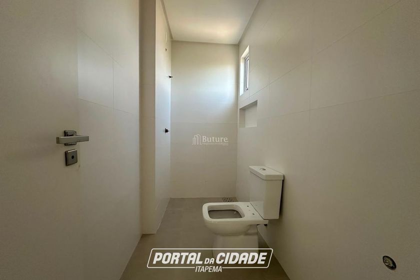 Apartamento &agrave; venda - 129m&sup2; - Meia Praia