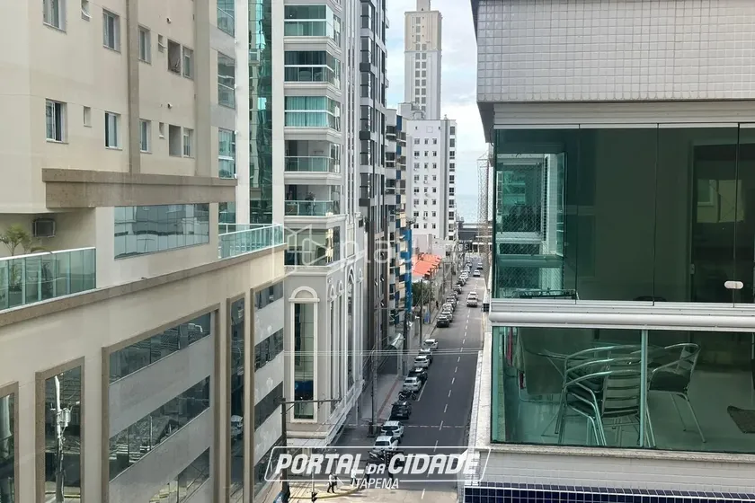 Apartamento &agrave; venda - 134m&sup2; - Meia Praia