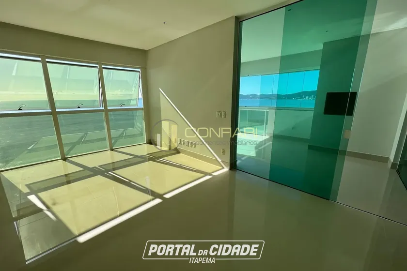 Apartamento &agrave; venda - 240m&sup2; - Meia Praia
