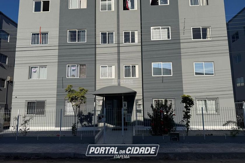 Apartamento &agrave; venda - 82m&sup2; - Morretes