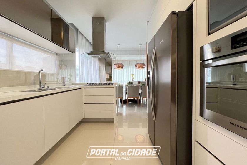 Apartamento &agrave; venda - 153m&sup2; - Meia Praia