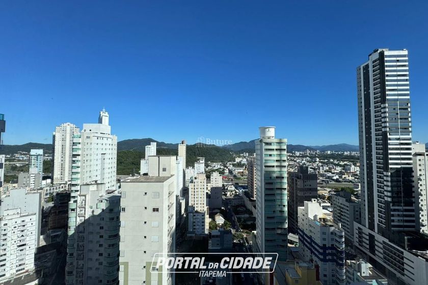 Apartamento &agrave; venda - 171m&sup2; - Centro
