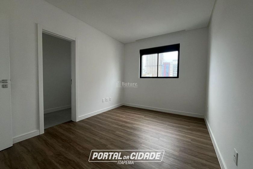 Apartamento &agrave; venda - 207m&sup2; - Meia Praia
