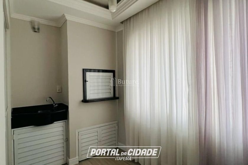 Apartamento &agrave; venda - 110m&sup2; - Meia Praia