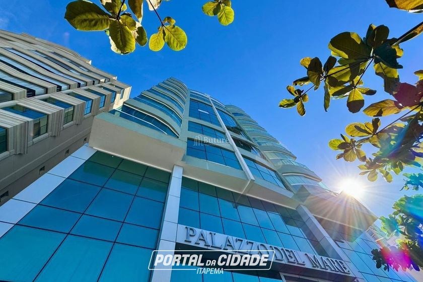 Apartamento &agrave; venda - 240m&sup2; - Meia Praia