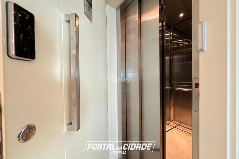 Apartamento &agrave; venda - 273m&sup2; - Meia Praia