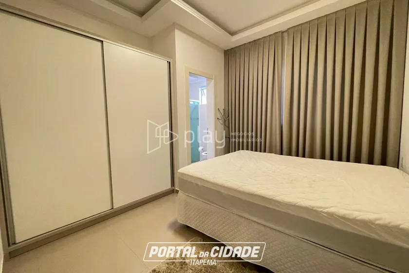 Apartamento &agrave; venda - 130m&sup2; - Meia Praia