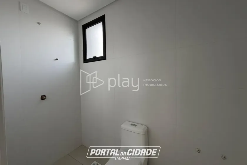 Apartamento &agrave; venda - 141m&sup2; - Meia Praia