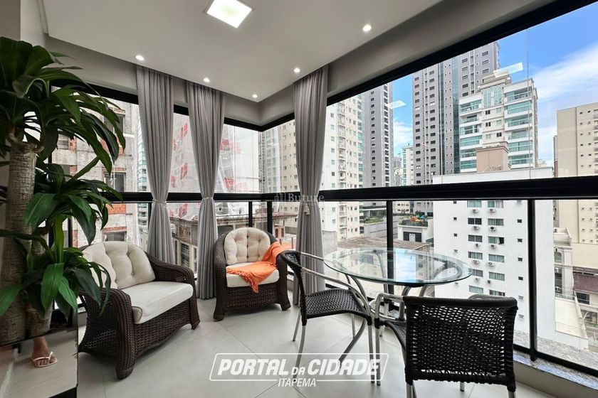 Apartamento &agrave; venda - 165m&sup2; - Meia Praia