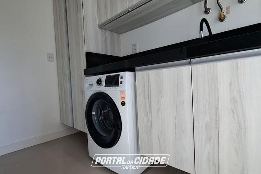 Apartamento para alugar - 142m&sup2; - Meia Praia