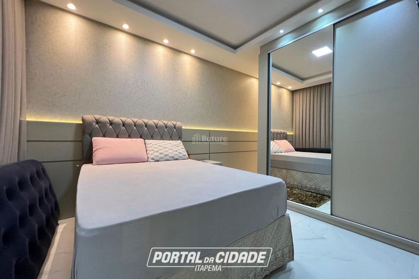 Apartamento &agrave; venda - 142m&sup2; - Meia Praia