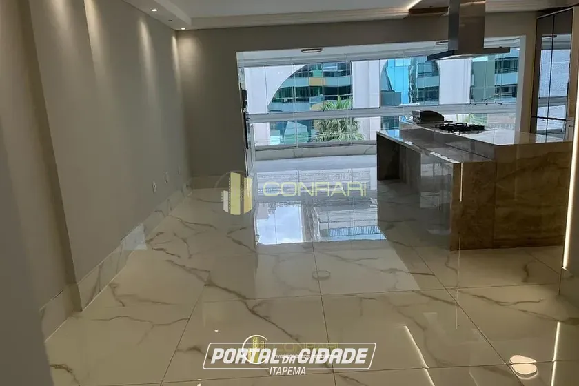Apartamento &agrave; venda - 235m&sup2; - Meia Praia