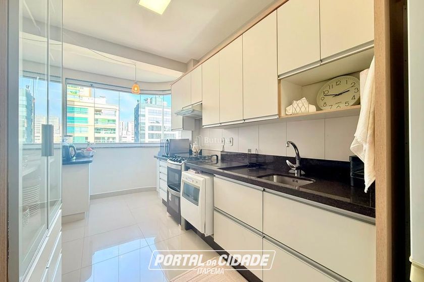 Apartamento &agrave; venda - 145m&sup2; - Meia Praia