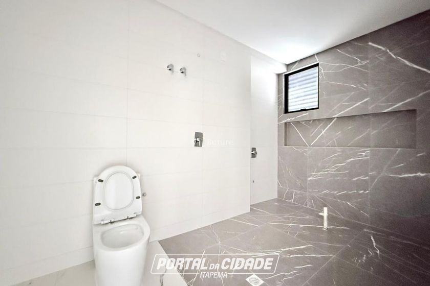 Apartamento &agrave; venda - 206m&sup2; - Meia Praia