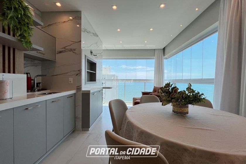 Apartamento &agrave; venda - 197m&sup2; - Meia Praia