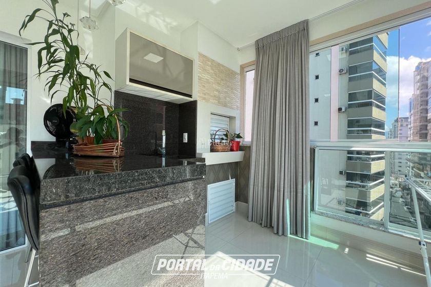 Apartamento &agrave; venda - 171m&sup2; - Meia Praia