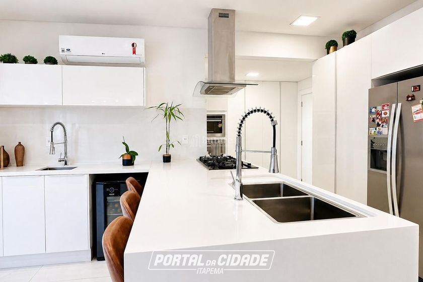 Apartamento &agrave; venda - 195m&sup2; - Meia Praia