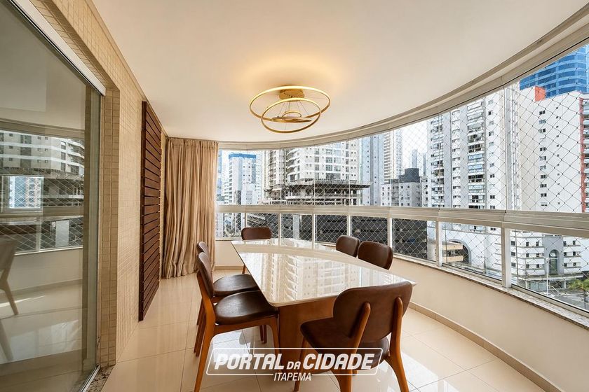 Apartamento &agrave; venda - 108m&sup2; - Centro