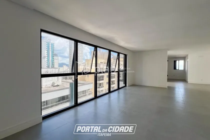 Apartamento &agrave; venda - 207m&sup2; - Meia Praia