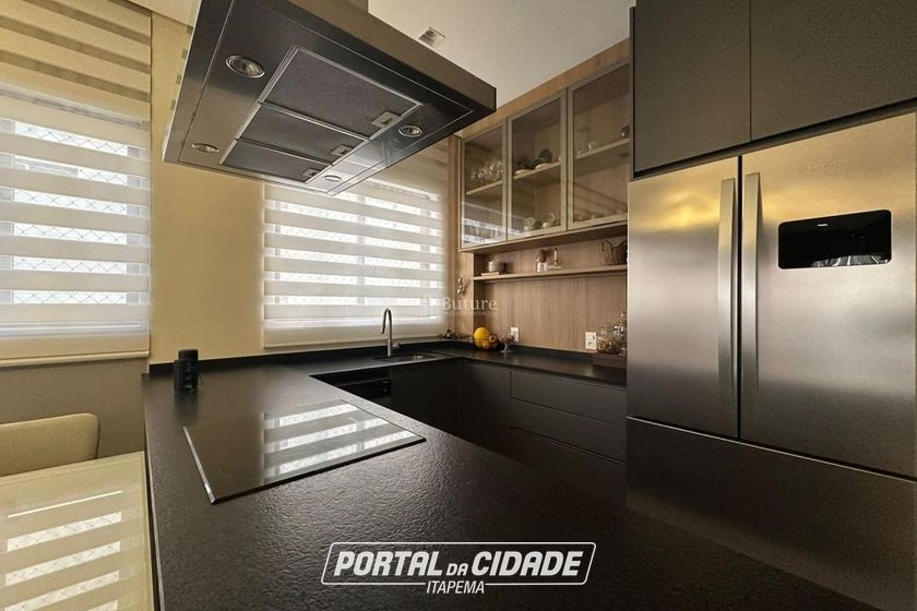 Apartamento &agrave; venda - 134m&sup2; - Meia Praia