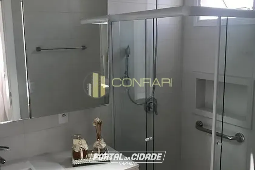 Apartamento &agrave; venda - 135m&sup2; - Meia Praia