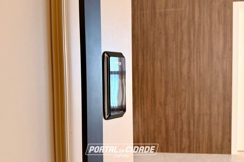 Apartamento &agrave; venda - 114m&sup2; - Meia Praia