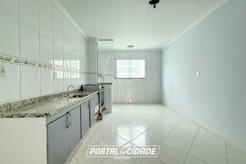 Apartamento &agrave; venda - 107m&sup2; - Meia Praia