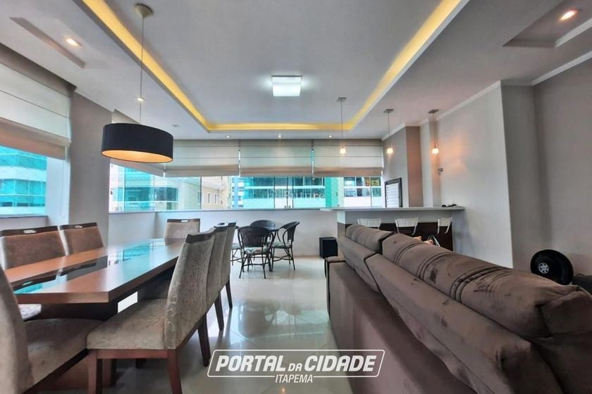 Apartamento &agrave; venda - 132m&sup2; - Meia Praia