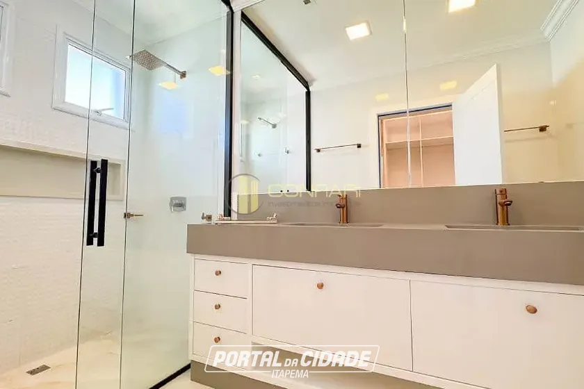 Apartamento &agrave; venda - 251m&sup2; - Meia Praia