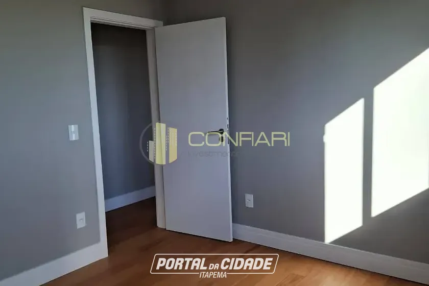 Apartamento &agrave; venda - 124m&sup2; - MEIA PRAIA