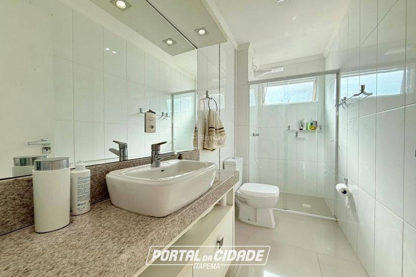 Apartamento &agrave; venda - 150m&sup2; - Meia Praia