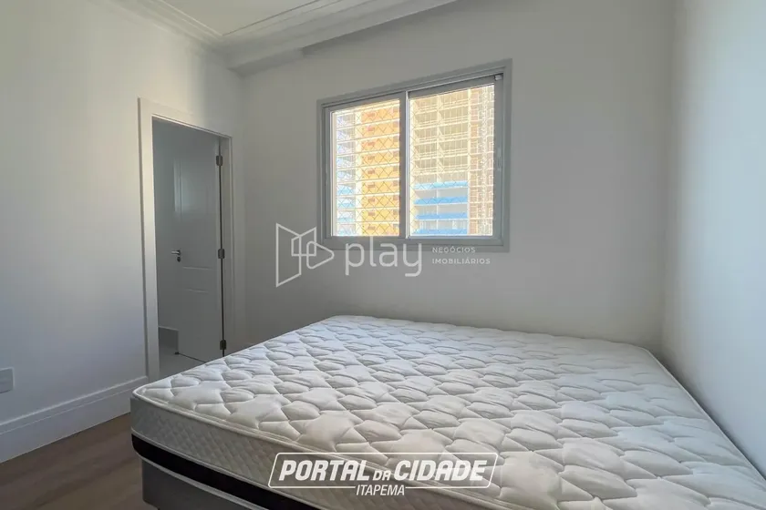 Apartamento &agrave; venda - 160m&sup2; - Meia Praia