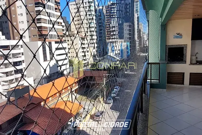 Apartamento para alugar - 163m&sup2; - meia praia