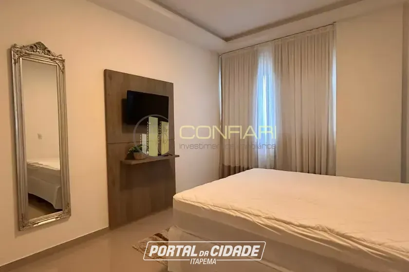 Apartamento &agrave; venda - 130m&sup2; - Meia Praia