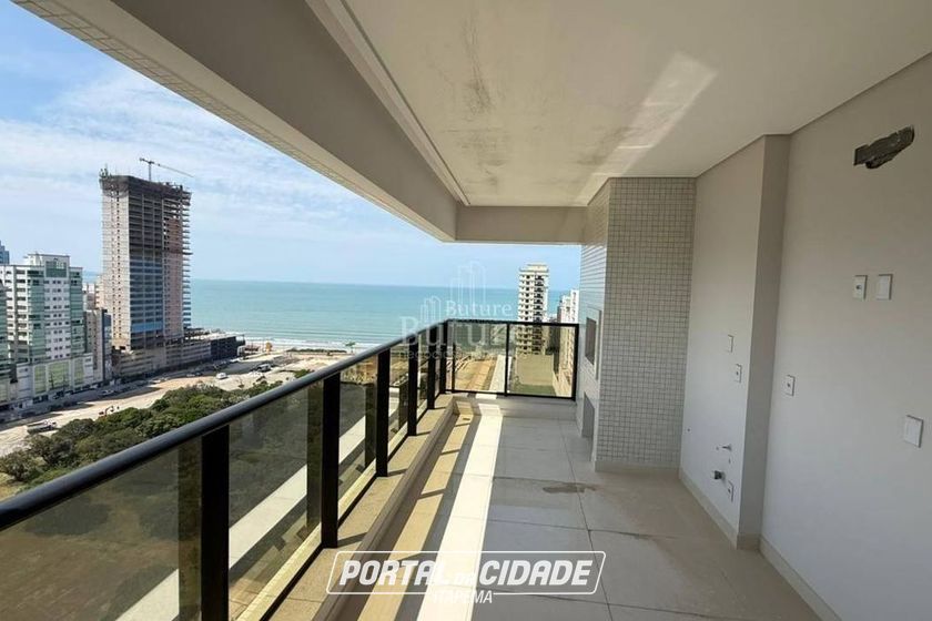 Apartamento &agrave; venda - 140m&sup2; - Meia Praia