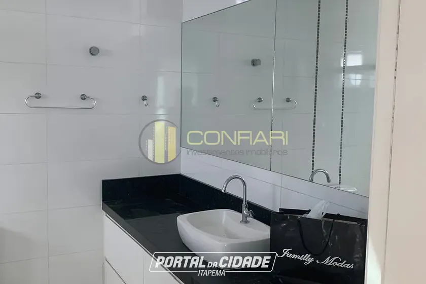 Apartamento para alugar - 150m&sup2; - Meia Praia