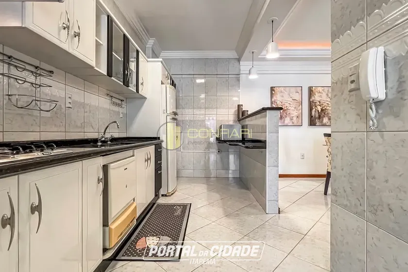 Apartamento &agrave; venda - 110m&sup2; - Meia Praia