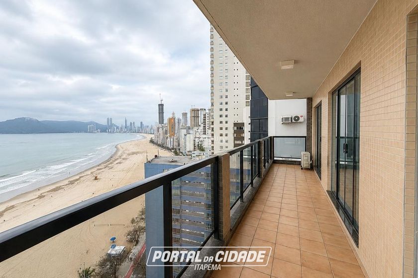 Apartamento &agrave; venda - 130m&sup2; - Centro