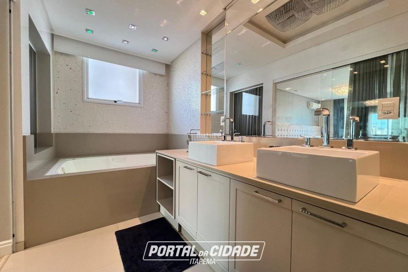 Apartamento &agrave; venda - 273m&sup2; - Meia Praia