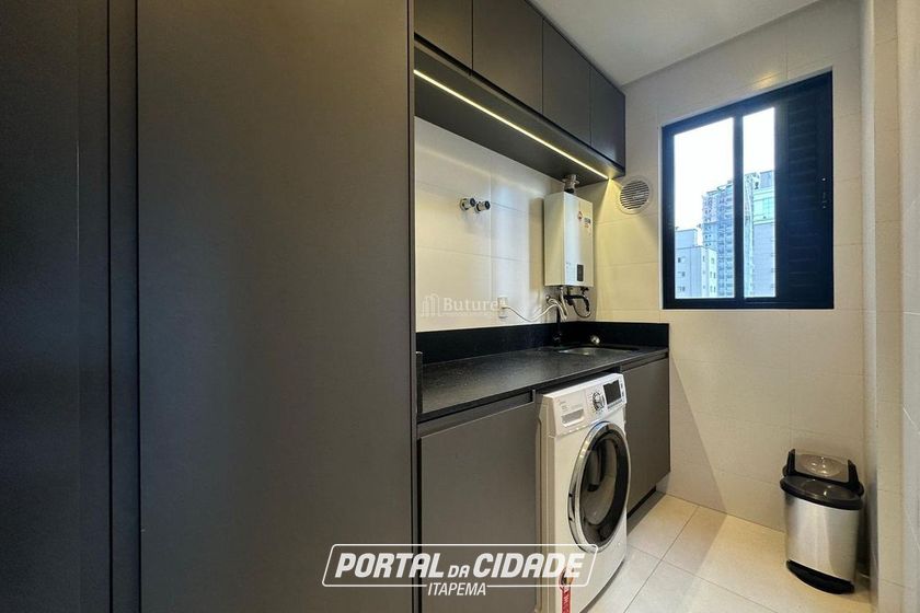 Apartamento &agrave; venda - 128m&sup2; - Meia Praia