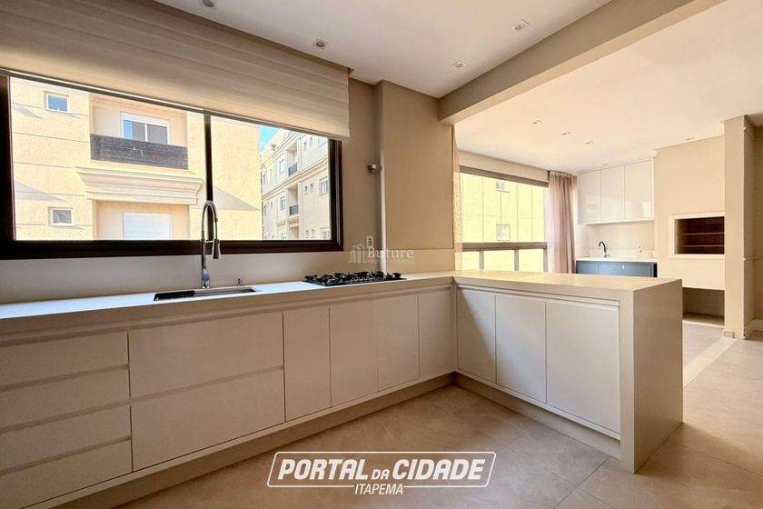 Apartamento &agrave; venda - 114m&sup2; - Meia Praia