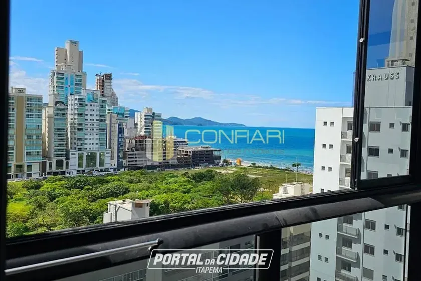 Apartamento para alugar - 127m&sup2; - Meia Praia