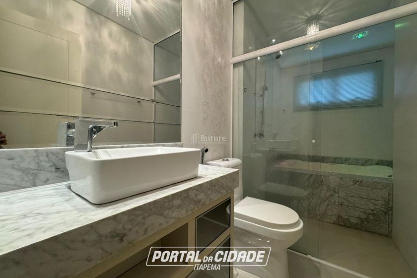 Apartamento &agrave; venda - 171m&sup2; - Meia Praia