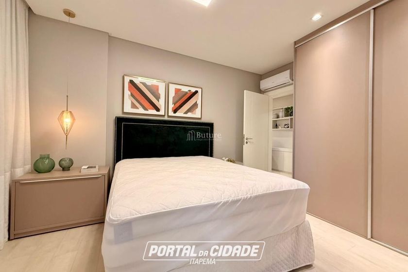 Apartamento &agrave; venda - 187m&sup2; - Meia Praia