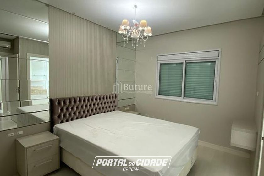 Apartamento &agrave; venda - 190m&sup2; - Meia Praia